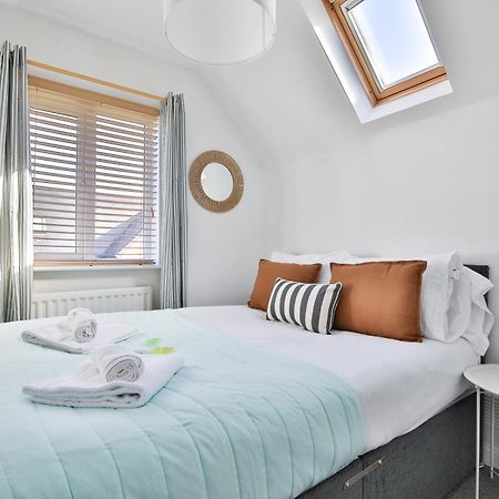 Stayright 2 Bed Beach House With Private Parking- Next To Barry Beach And Jackson Bay Kültér fotó