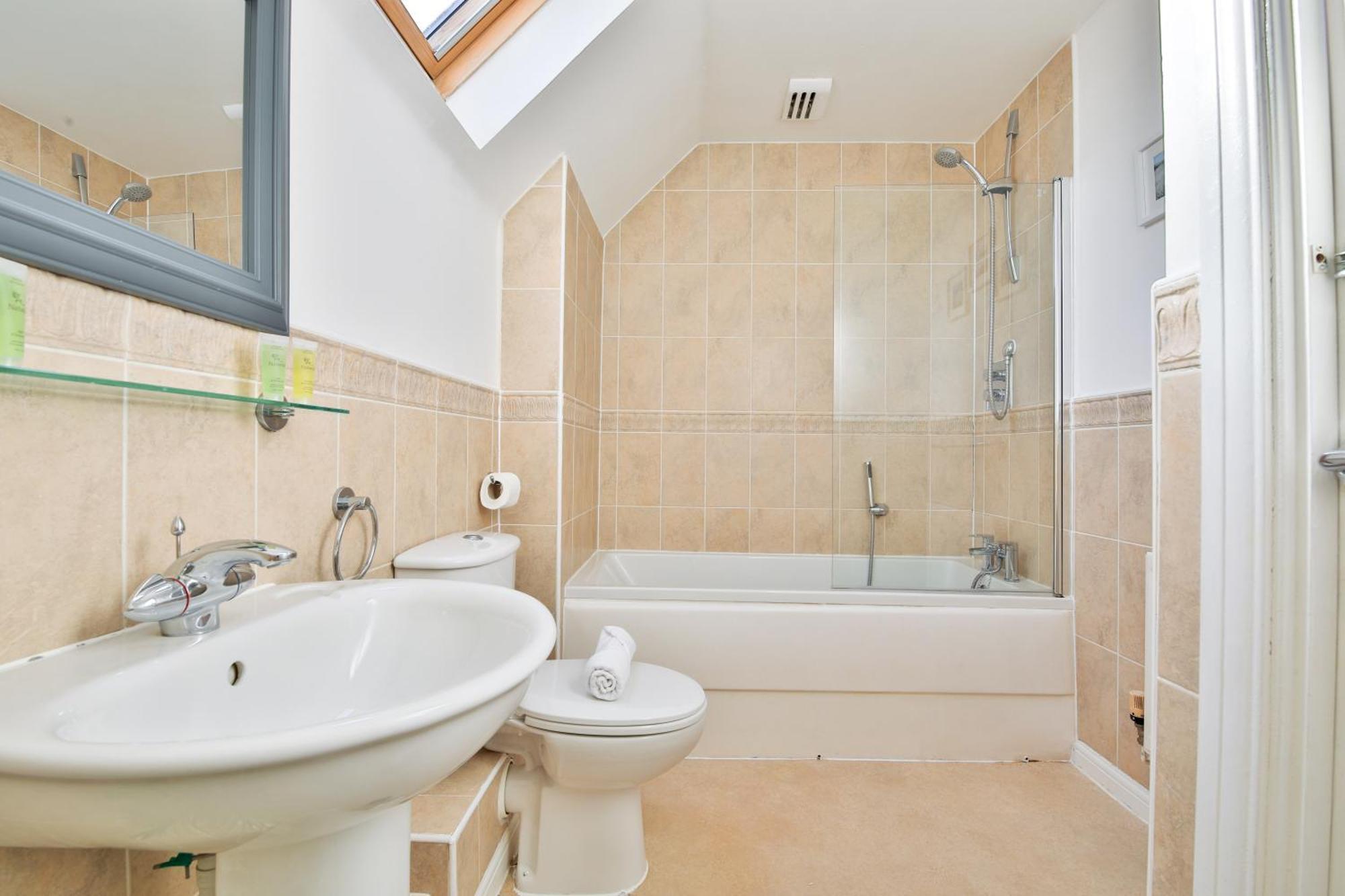 Stayright 2 Bed Beach House With Private Parking- Next To Barry Beach And Jackson Bay Kültér fotó