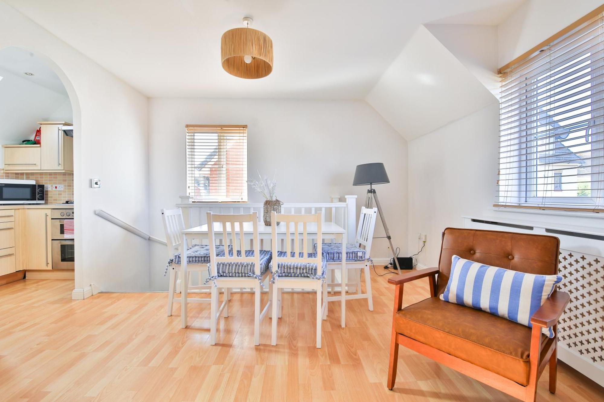 Stayright 2 Bed Beach House With Private Parking- Next To Barry Beach And Jackson Bay Kültér fotó