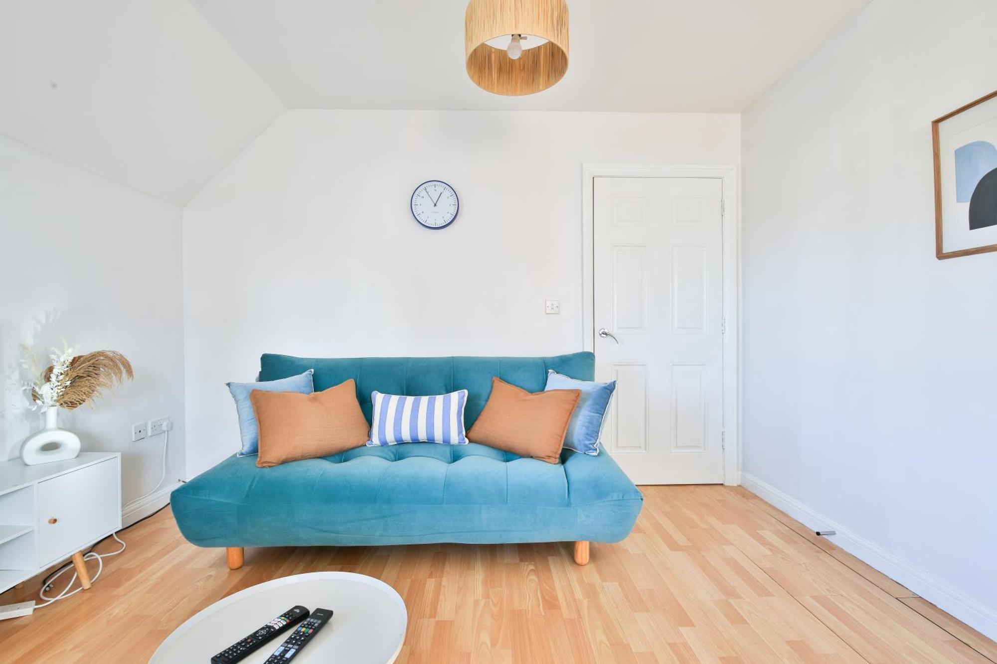 Stayright 2 Bed Beach House With Private Parking- Next To Barry Beach And Jackson Bay Kültér fotó