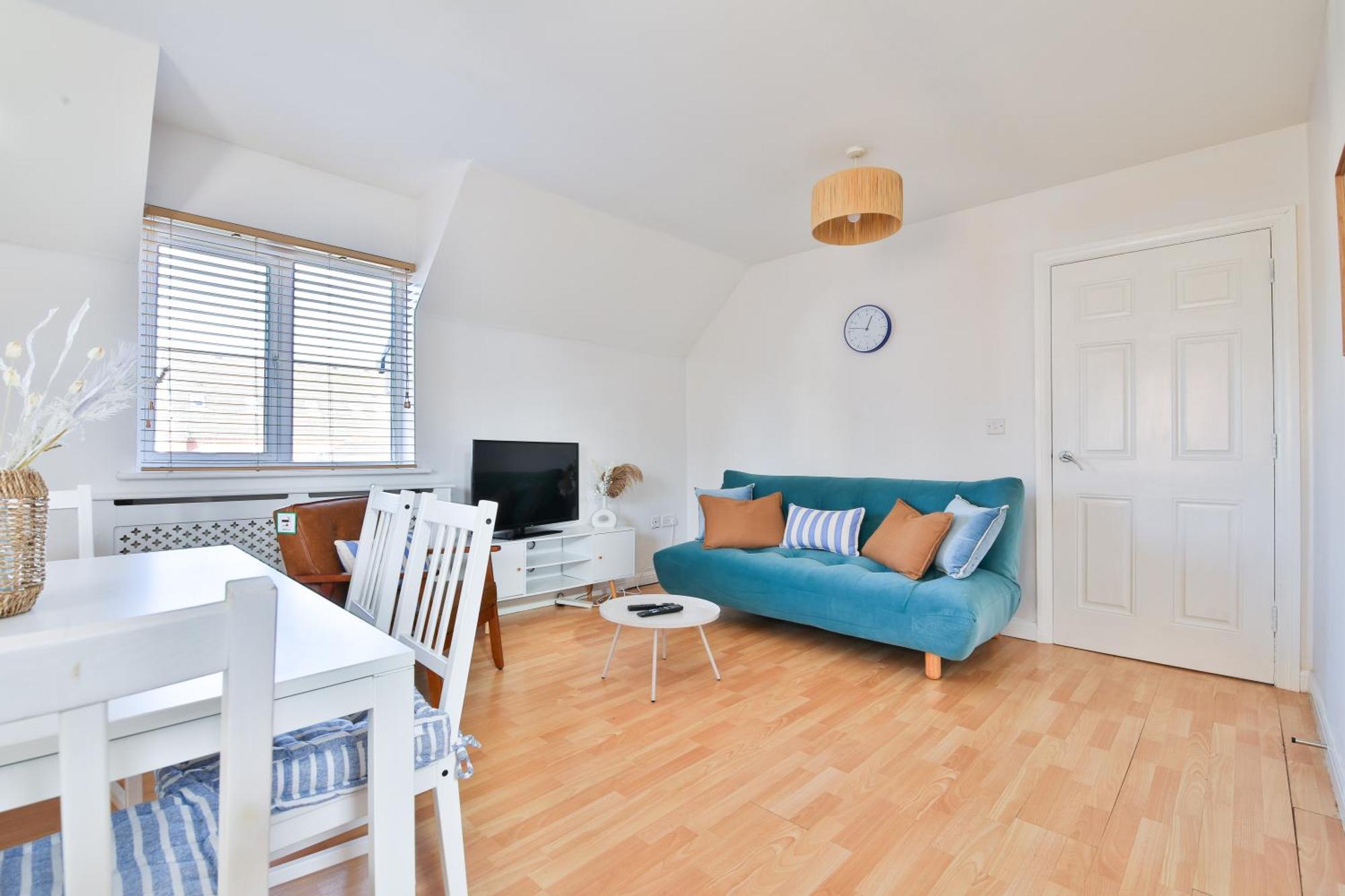Stayright 2 Bed Beach House With Private Parking- Next To Barry Beach And Jackson Bay Kültér fotó